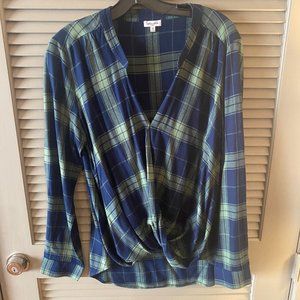 Splendid Flannel High Low Top Size Large